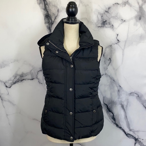 Abercrombie & Fitch Jackets & Blazers - ABERCROMBIE black hooded puffer quilted zip up vest Medium